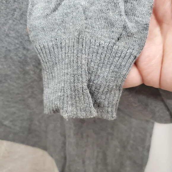 Joseph A Women's Gray Cream Colorblock Soft Knit Asymmetrical LS Knit‎ Top Sz S - Picture 4 of 8